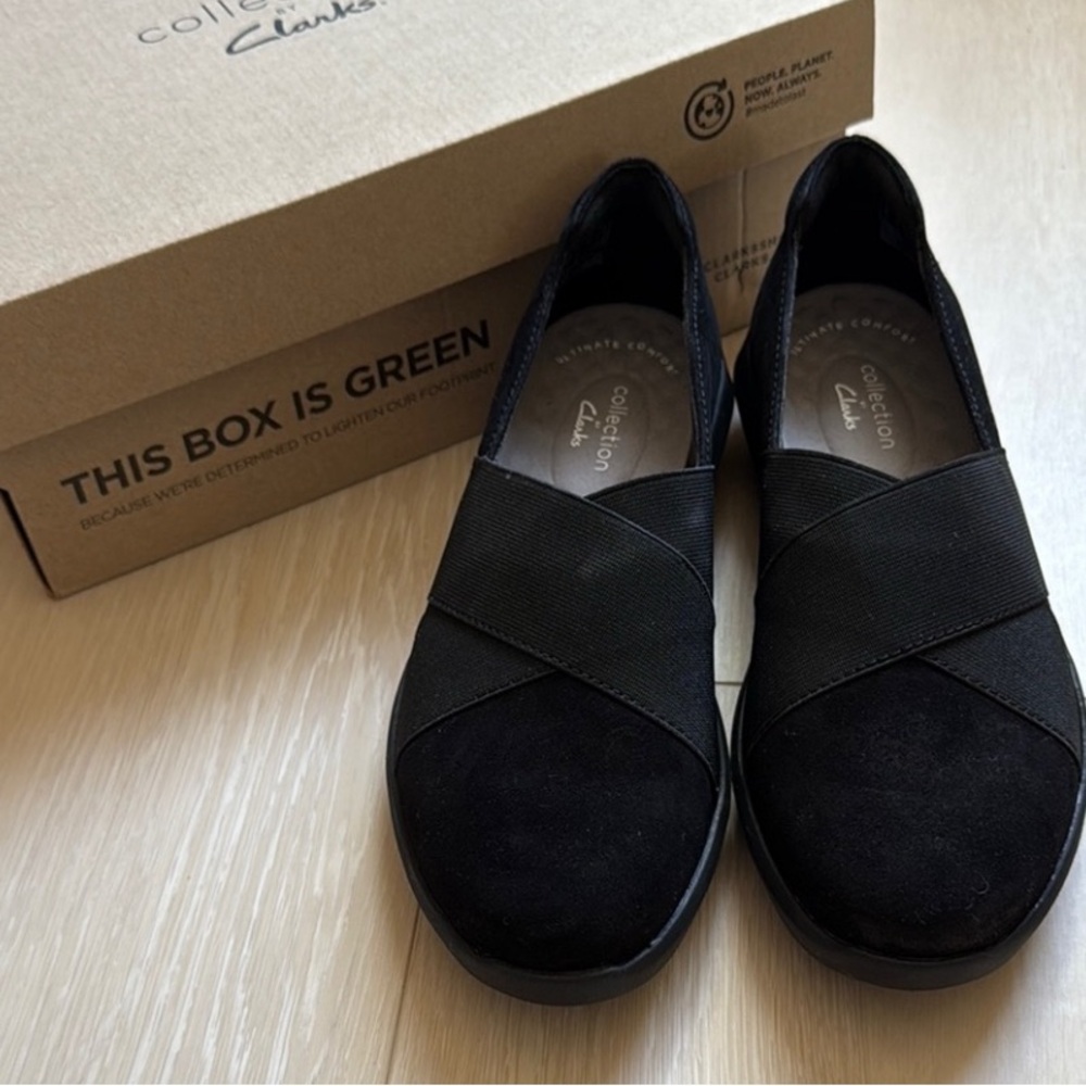 Clarks Women's Black Loafers, flats, slip-on black 5M - Picture 4 of 7